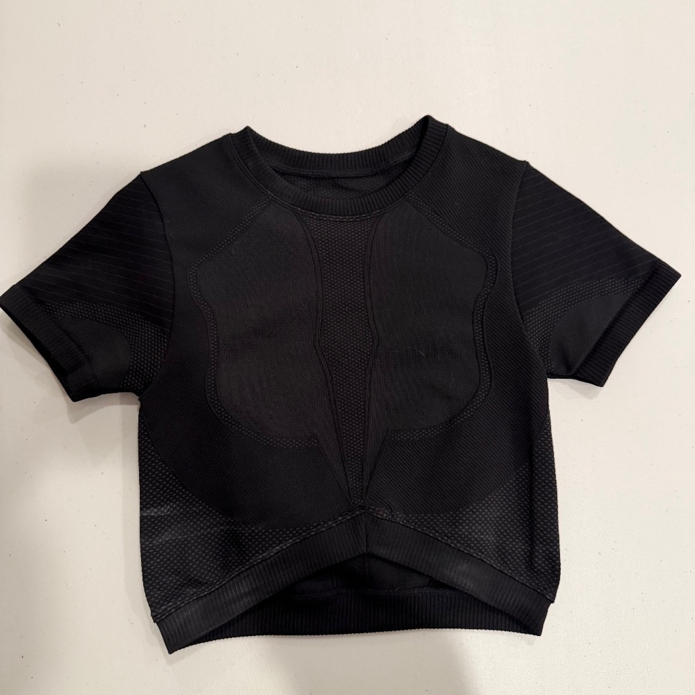 The Giving Movement Black Workout Tee - Small